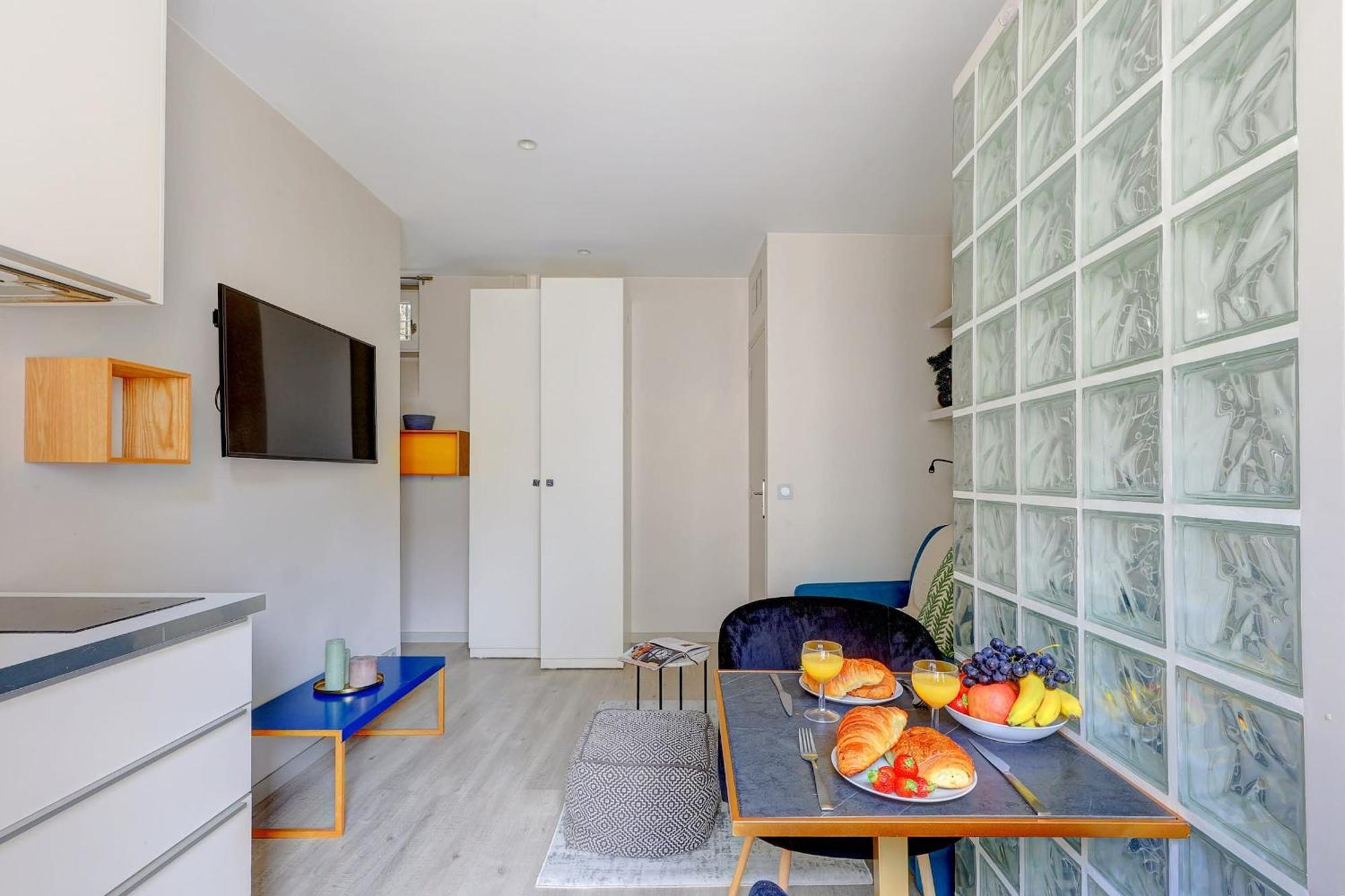 Eiffel Tower & 7th Arrondissement - Cityapartmentstay * Parijs